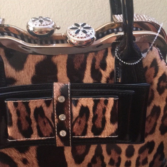 Brand New Cheetah purse - Picture 4 of 16